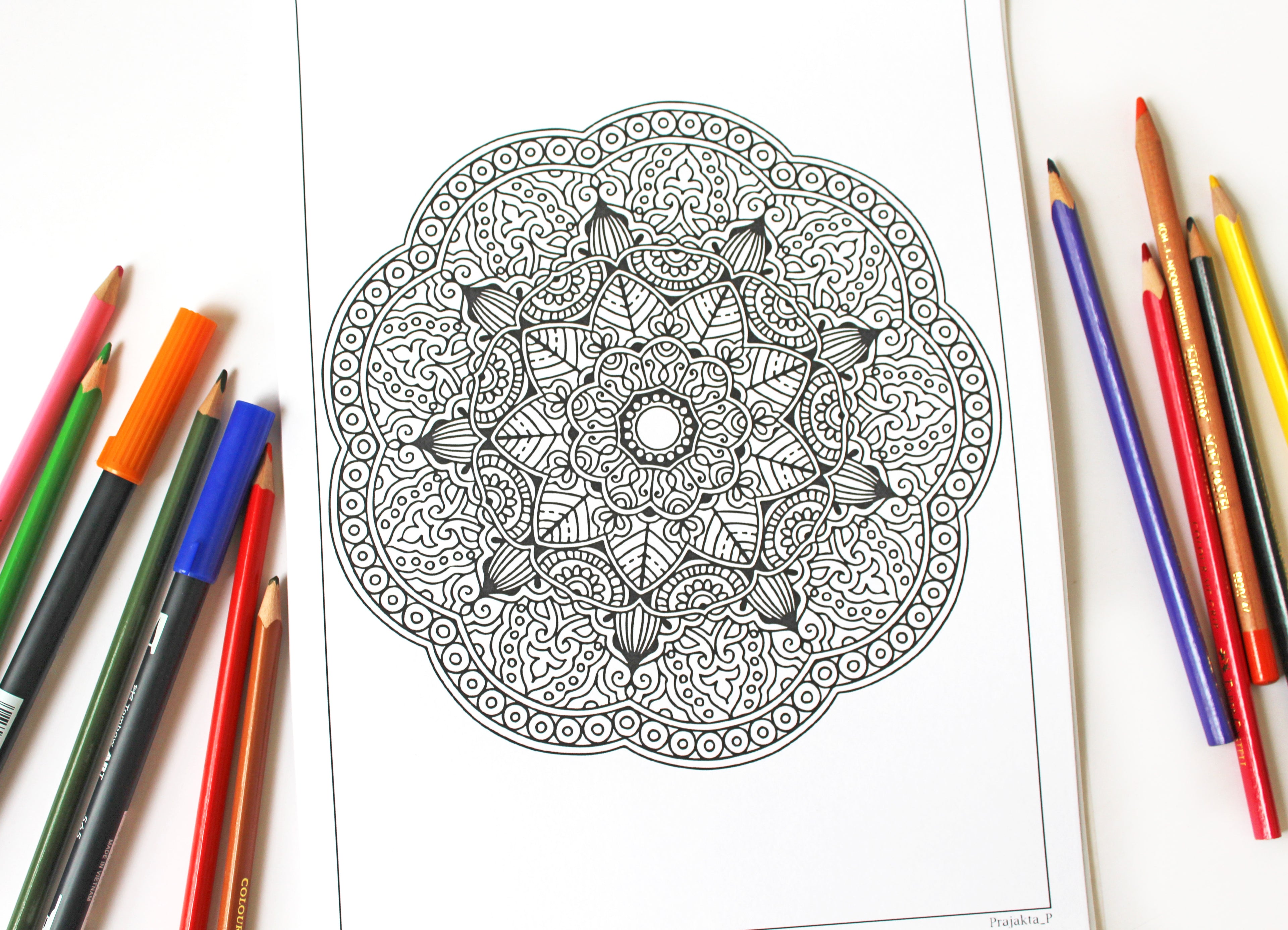 Energy Mandalas: stress relieving intricate mandalas for grown-ups