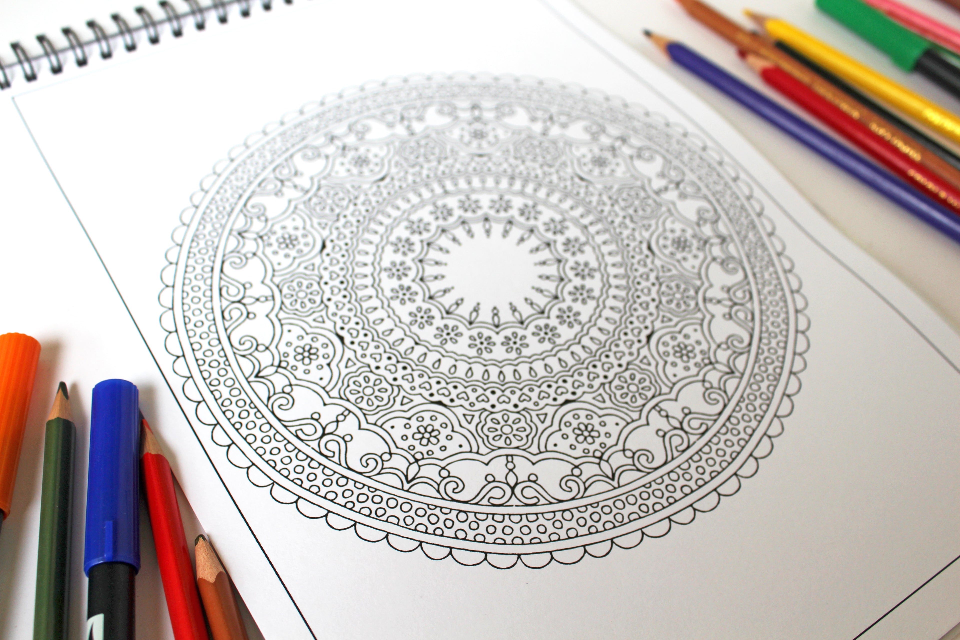Energy Mandalas: stress relieving intricate mandalas for grown-ups