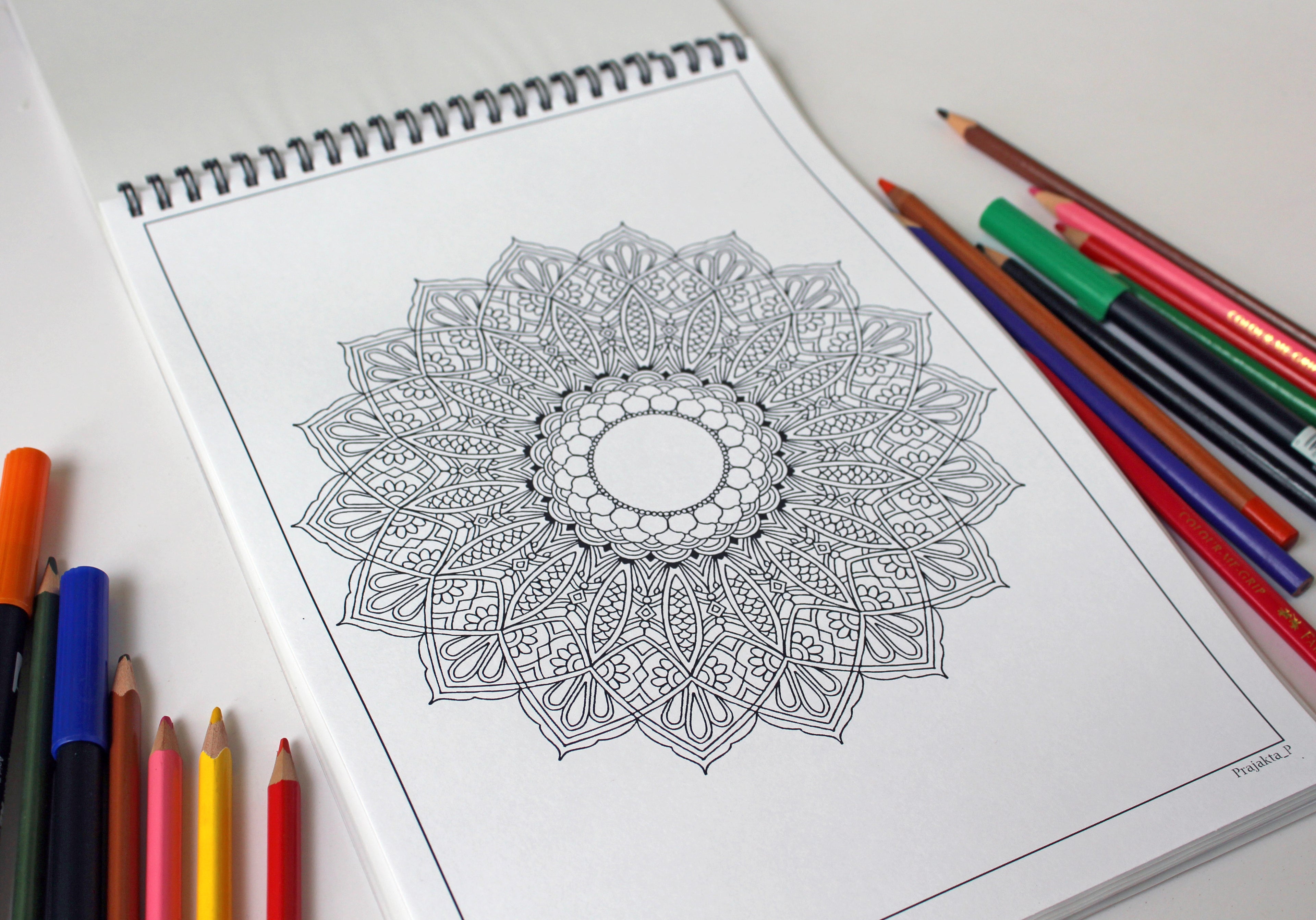 Energy Mandalas: stress relieving intricate mandalas for grown-ups