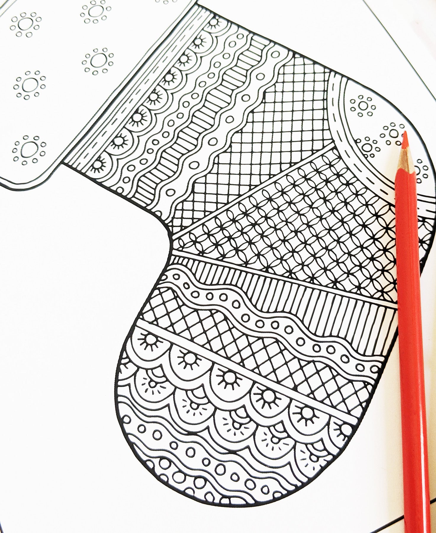 Merry Christmas : Festive coloring book with intricate designs