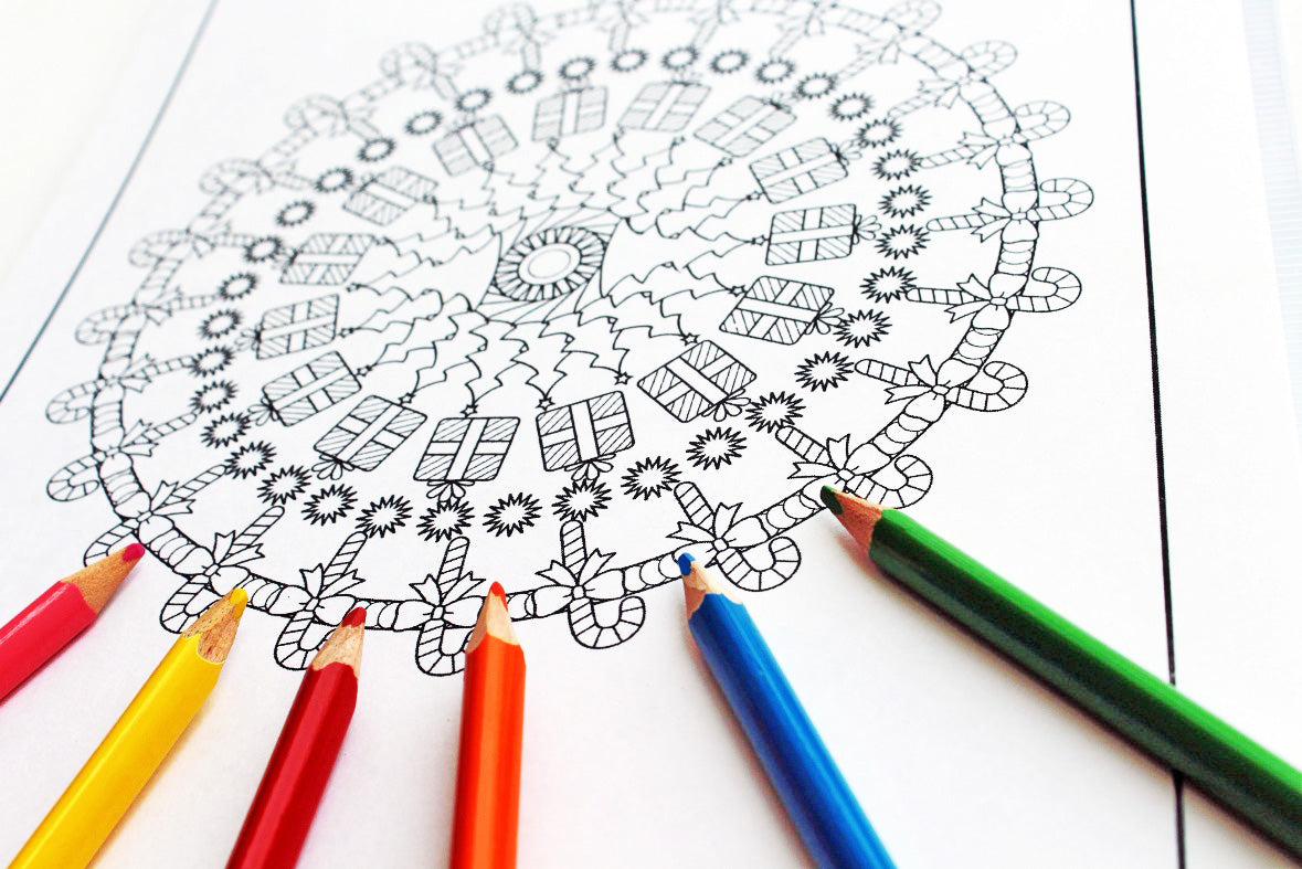 Merry Christmas : Festive coloring book with intricate designs
